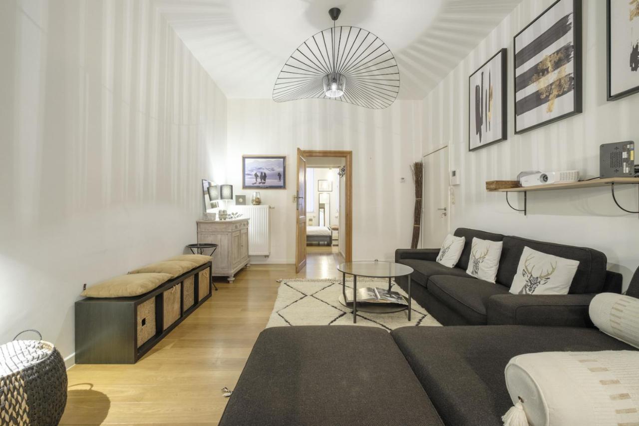 Magnificent 2 Bedroom Duplex + Terrace Ixelles Apartment Brüssel